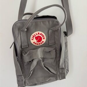Fjallraven Kånken Graphite Sling Shoulder Bag